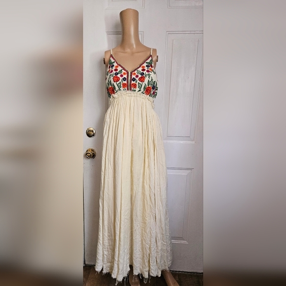Raga Isabella Embroidered Pale Yellow Maxi Dress - Picture 3 of 8
